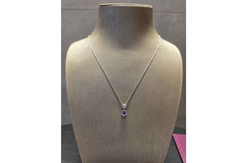 Bucherer gold necklace